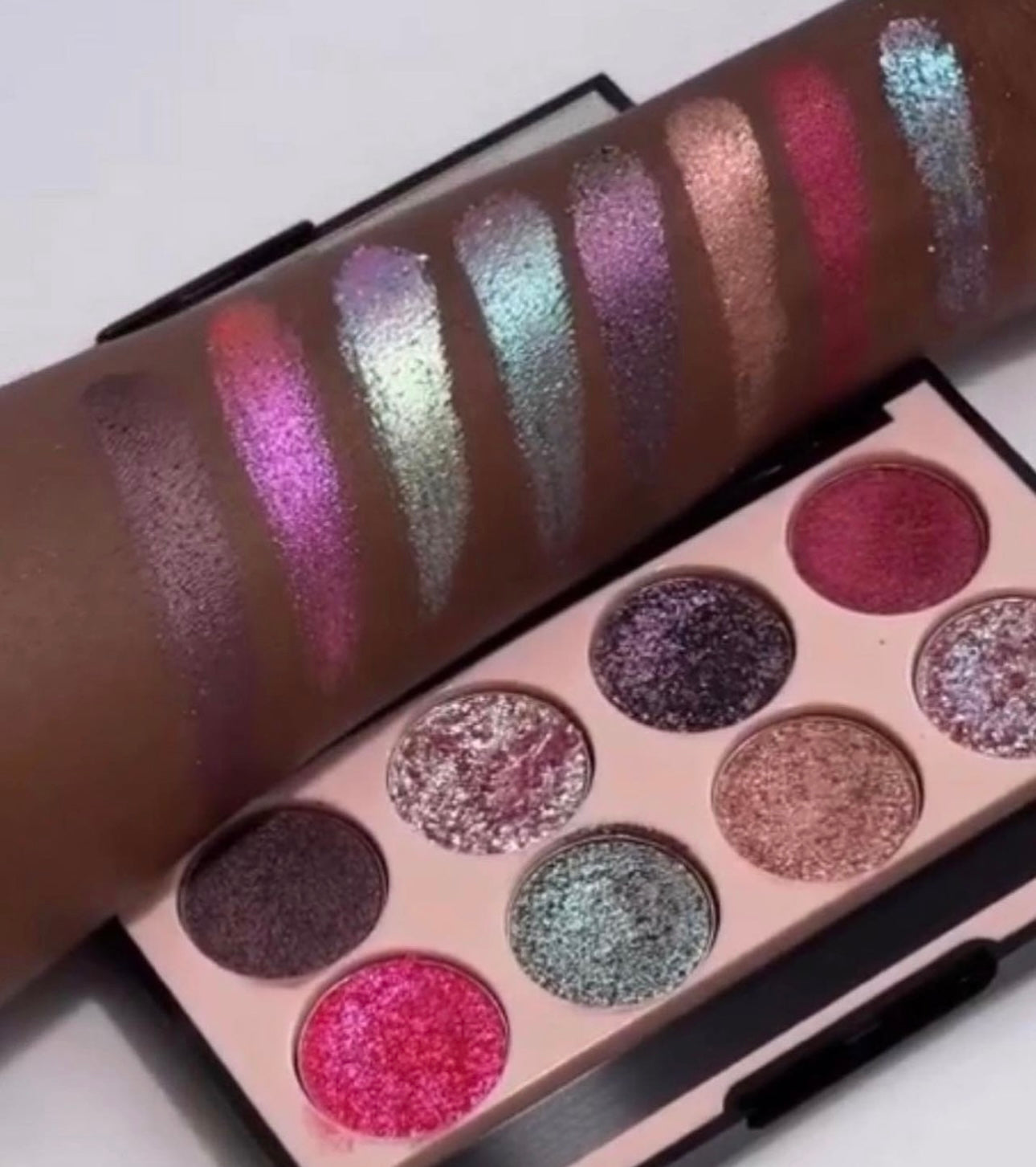 Luztacosmetics shadow pallete